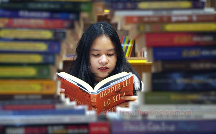 Top 15 cuốn sách hay nhất cho học sinh không thể bỏ qua 2024